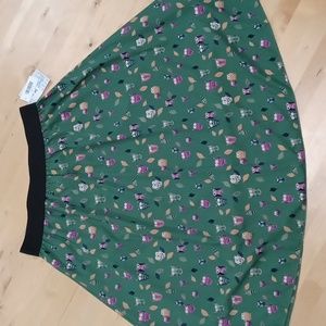 NWT Lularoe Lola XL 18/20 skirt. Dark green with owls design.